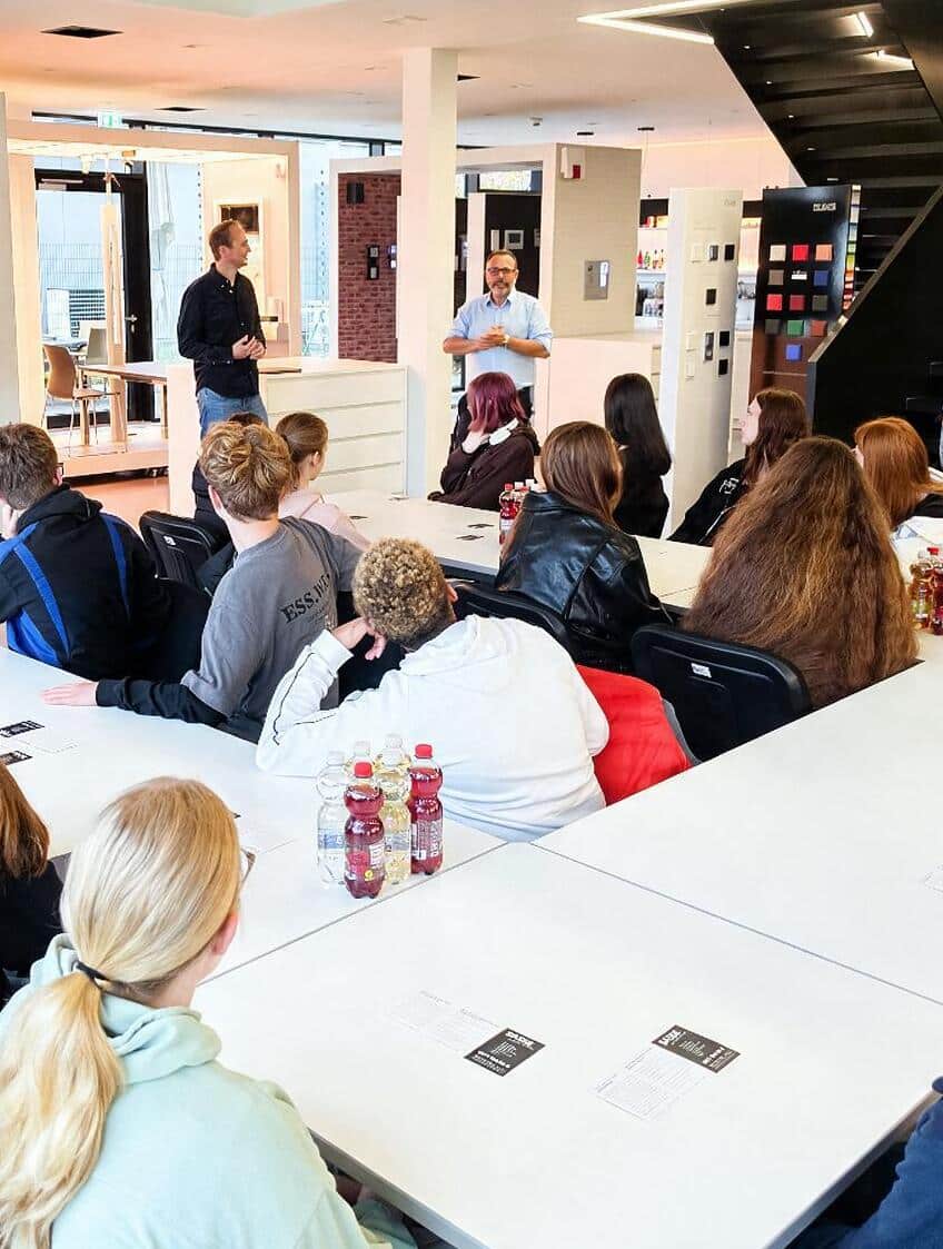Gleich geht es los: Schülerinnen und Schüler aus der achten Klasse der Hauptschule, der neunten Klasse der Realschule und aus den zehnten Klassen des Gymnasiums des Schulzentrums Loxstedt waren beim Talentpool dabei.