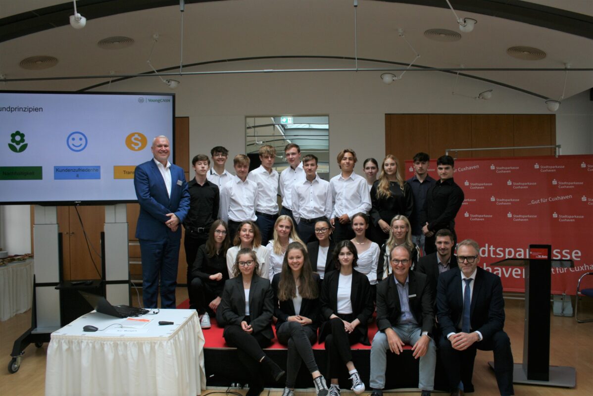 Zum Jubiläum des Seminarfachs Wirtschaft präsentierten die Schülerinnen und Schüler des Amandus-Abendroth-Gymnasiums ihre Projekte.
